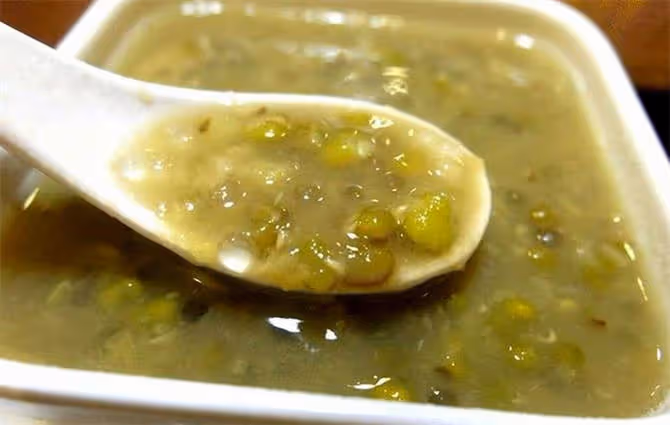 煮綠豆沙不要只放水,教你一招,綠豆更容易起沙,香甜可口又解暑