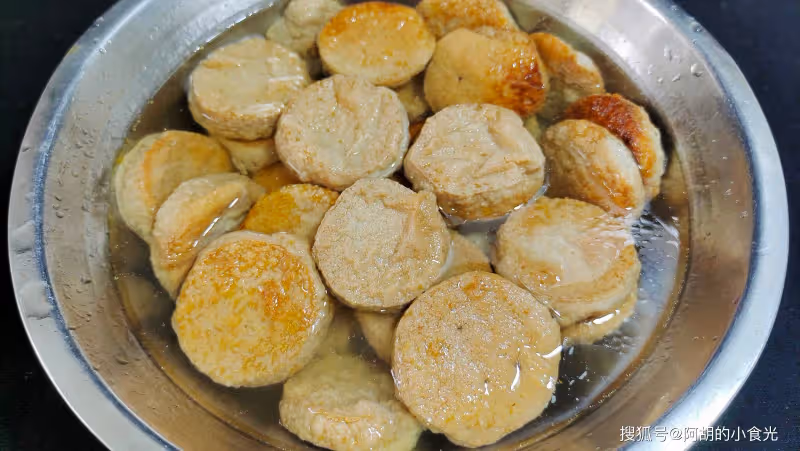 鮮毛豆和它絕配,知道的人不多!花小錢燒一盤,一盤高鈣高蛋白,是道扒飯好菜
