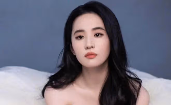 不敢想像,美國國籍的劉亦菲,竟被中國外交部公開點贊