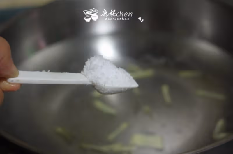 菜心別再炒了,這樣做最適合夏天,老人和孩子吃好,很爽口很清甜!