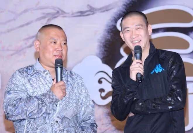 曹雲金濟南演出首度回應「師承」!現場撩大褂,師徒格局對比明顯
