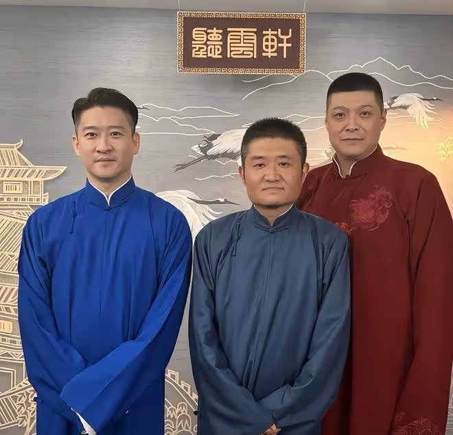 曹雲金濟南演出首度回應「師承」!現場撩大褂,師徒格局對比明顯