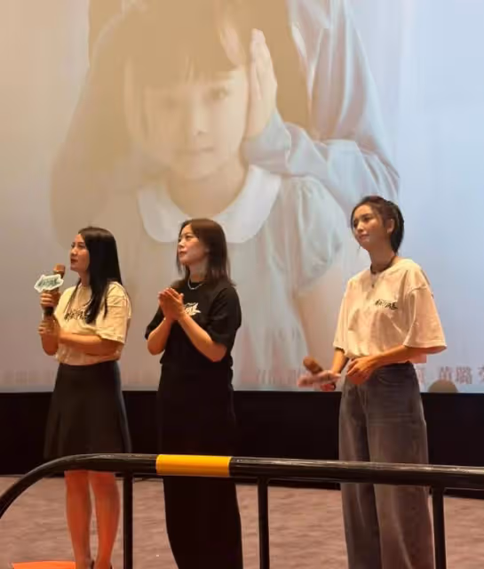 40歲佟麗婭成都路演引質疑,生圖皺紋多,全程無精打采態令人擔憂