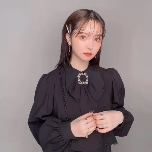 網紅化妝女孩意外離世,年僅23歲,死因與繼父和家人的壓迫有關