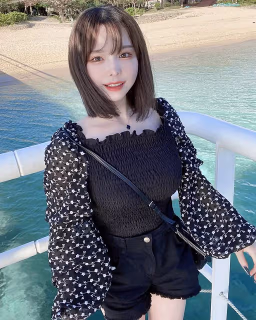 網紅化妝女孩意外離世,年僅23歲,死因與繼父和家人的壓迫有關