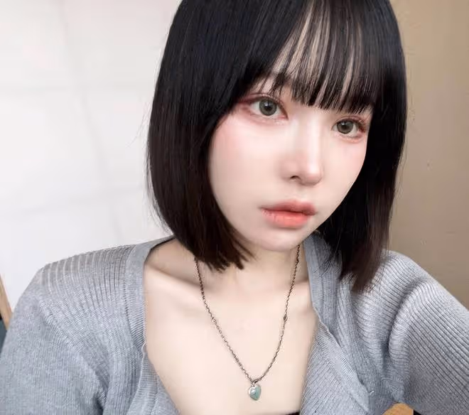 網紅化妝女孩意外離世,年僅23歲,死因與繼父和家人的壓迫有關