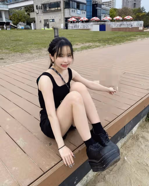 網紅化妝女孩意外離世,年僅23歲,死因與繼父和家人的壓迫有關