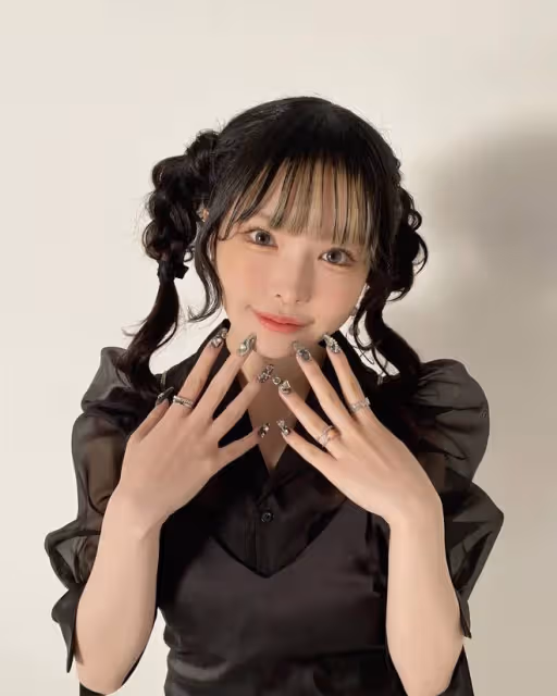 網紅化妝女孩意外離世,年僅23歲,死因與繼父和家人的壓迫有關