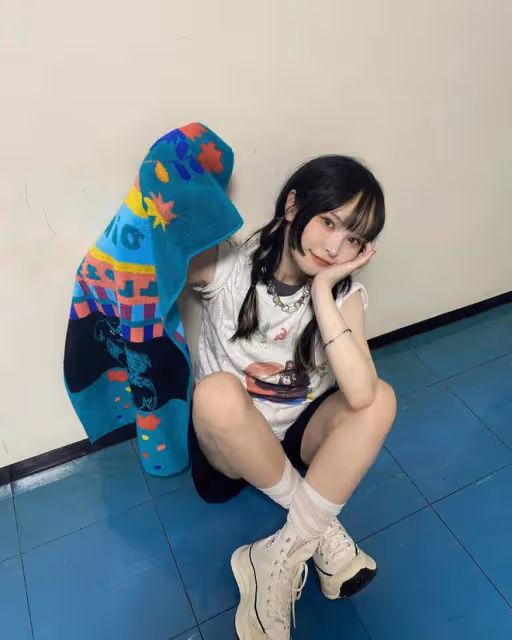 網紅化妝女孩意外離世,年僅23歲,死因與繼父和家人的壓迫有關