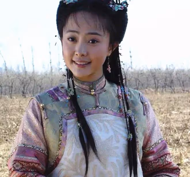 與央視主持人結束無性婚姻，劉園媛近照曝光狀態好，歐洲游很愜意