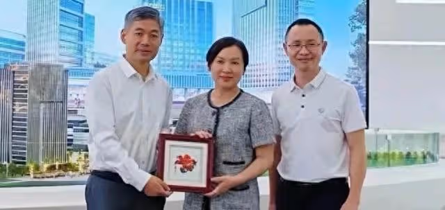 香港知名女星成香薰治療師,參觀公司變大姐大,穩坐C位氣場十足