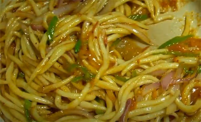 山藥這吃法頭一回見,5分鐘搓一盤,爽滑又勁道,飯和菜都有了