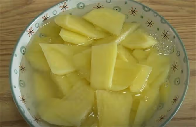 正宗的地三鮮原來是這麼做的,入口濃香,好吃又下飯,比吃肉還香