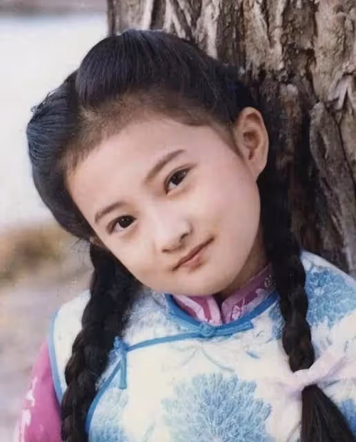 8月21日,許久沒露面的「童年女神」金銘引發熱議!