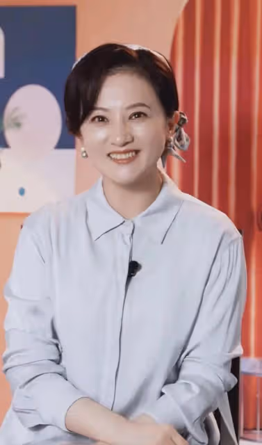 8月21日,許久沒露面的「童年女神」金銘引發熱議!