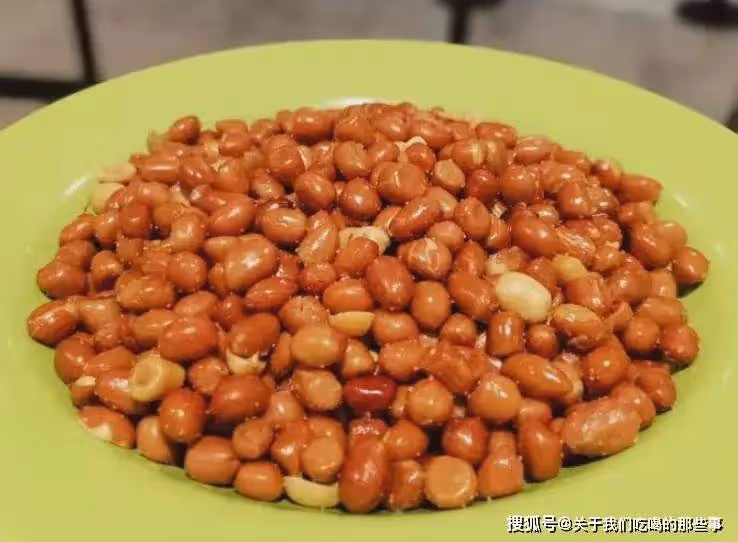 油炸花生米怎麼做才酥脆?5步操作,4點技巧,越嚼越香的下酒菜
