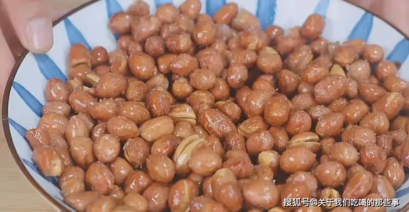 油炸花生米怎麼做才酥脆?5步操作,4點技巧,越嚼越香的下酒菜
