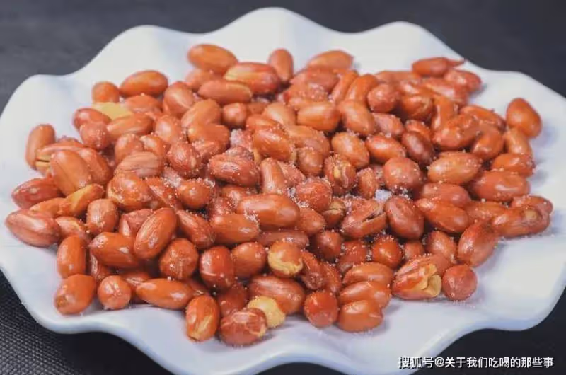 油炸花生米怎麼做才酥脆?5步操作,4點技巧,越嚼越香的下酒菜