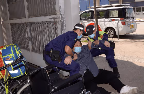 75歲秦煌近照曝光，露慈祥笑容！網民：好像我奶奶