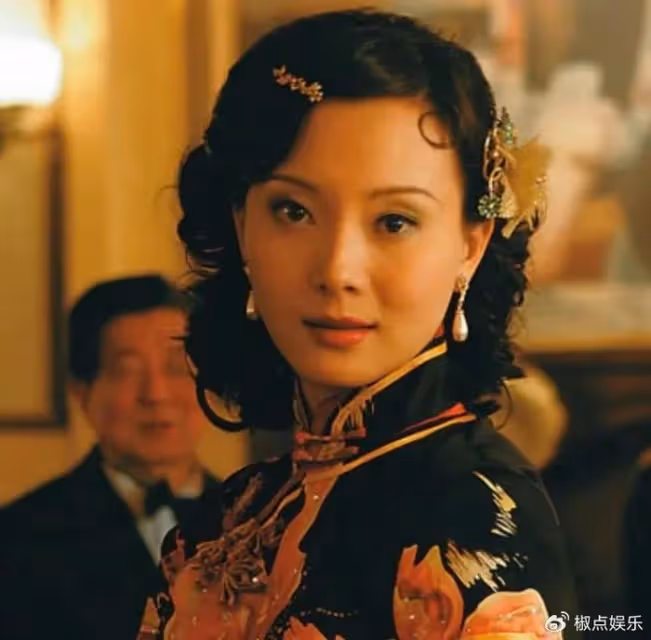 看了陳數18年前的「黃依依」舊照,就會原諒她如今的「矽膠臉」