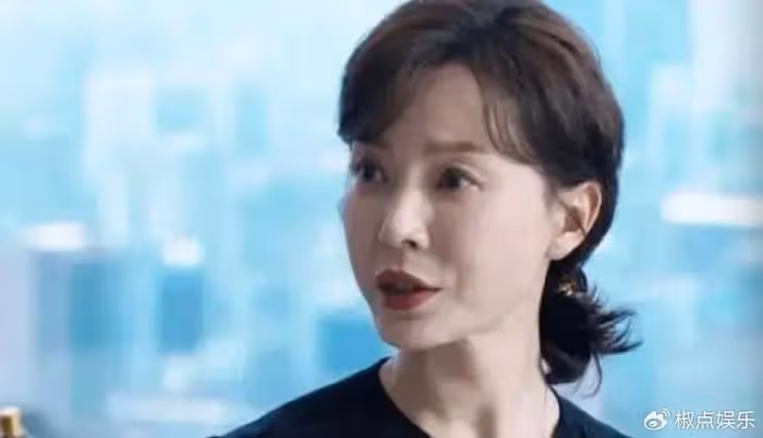看了陳數18年前的「黃依依」舊照，就會原諒她如今的「矽膠臉」