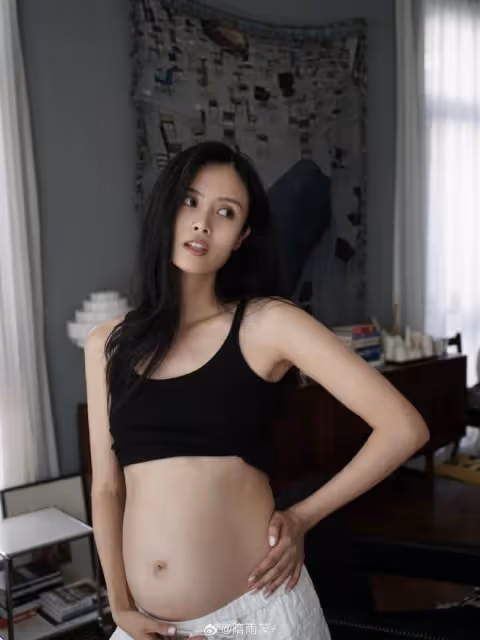恭喜!42歲李光潔七夕節官宣老婆懷二胎,隋雨蒙肚大如籮依舊纖瘦
