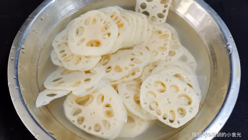 木耳和它天生一對!不愧是「秋季菜中上品」,滋補排毒,拌一拌,好味道自然來