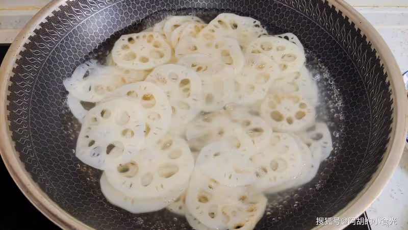 木耳和它天生一對!不愧是「秋季菜中上品」,滋補排毒,拌一拌,好味道自然來
