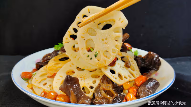 木耳和它天生一對!不愧是「秋季菜中上品」,滋補排毒,拌一拌,好味道自然來