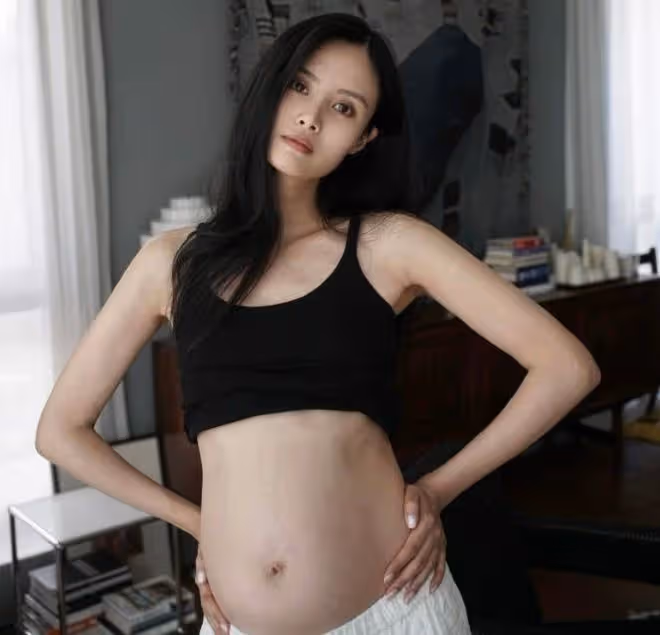 演員李光潔有二胎了！老婆曬大肚照幸福滿滿，夫妻結婚4年太幸福