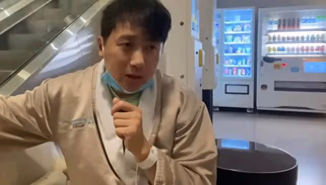 TVB前知名男星入院切除口水腺瘤，經歷8小時大手術，妻子患癌離世