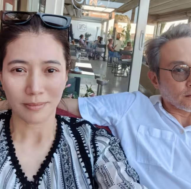 袁詠儀七夕節提前為老公慶生,52歲張智霖刮掉白鬍子,重現少年感