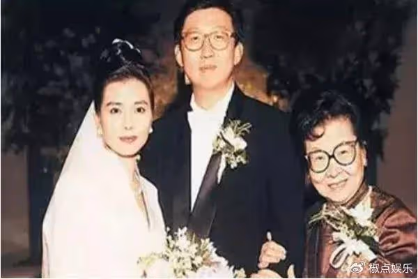 「香港第一美人」嫁給「醜男」,63歲無兒無女,如今活成了這樣…