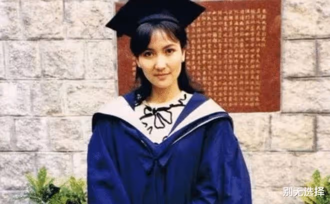 你一定沒見過的明星學生照,趙雅芝令人意外,吳尊簡直是老天爺賞飯吃