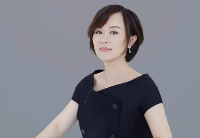 回顧山東美女,高中輟學,21歲就年賺千萬,如今身價50億,憑啥
