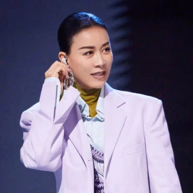 那英緊急取消出演！捲入李玟風波遭甄妮點名批評，已淪為資本商