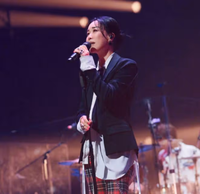 那英緊急取消出演!捲入李玟風波遭甄妮點名批評,已淪為資本商