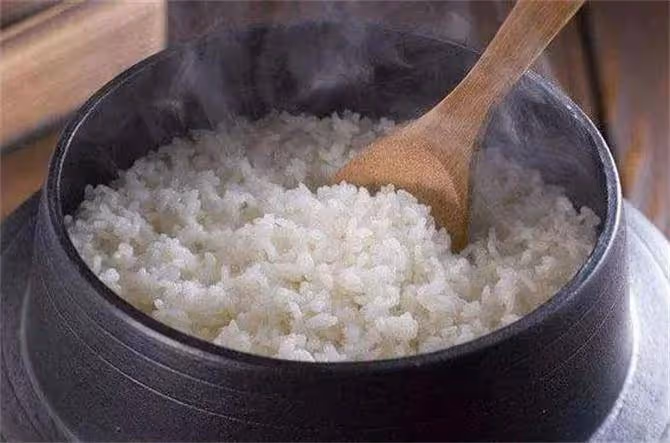 一碗飯的熱量多少大卡?一天只吃兩碗米飯就夠你蹦躂一天了