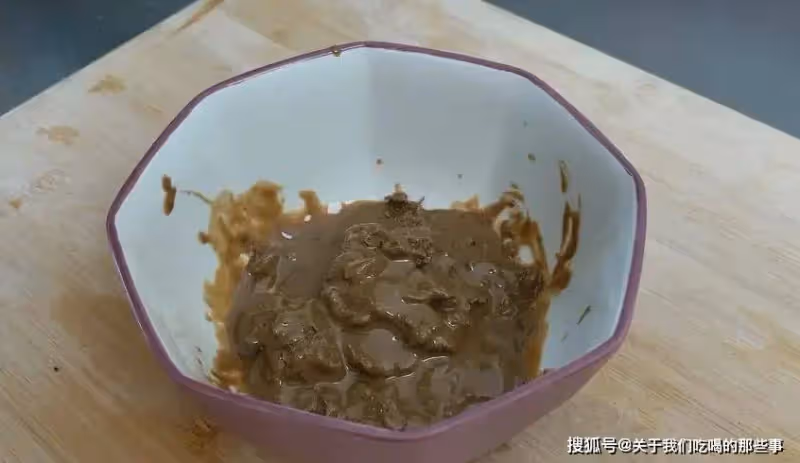 調芝麻醬,用水用油都錯了,20年麻辣燙老闆教你一招,蘸啥都噴香