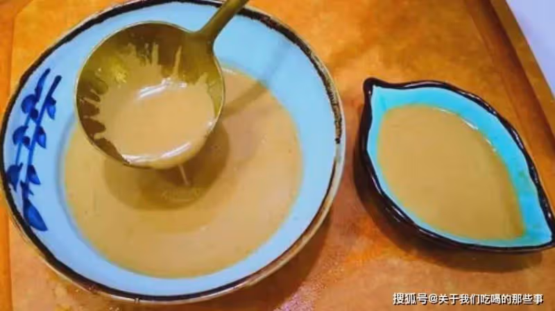 調芝麻醬,用水用油都錯了,20年麻辣燙老闆教你一招,蘸啥都噴香