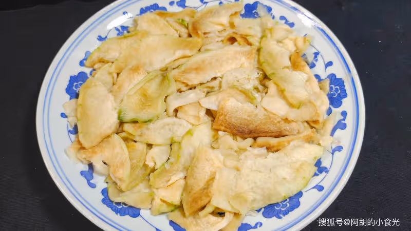 入秋後,這菜值得囤,曬乾後美味翻倍!配排骨一蒸,有口感、有滋味、更有營養