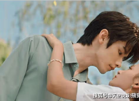 《不一樣的蕭先生》蕭井的真實身份是什麼?電視劇講述了什麼內容?