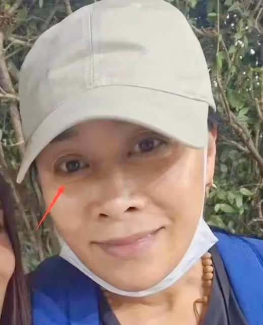 那英真的怕了!躲在泰國不敢回國,疑賣豪宅要移民,她終是跌落了