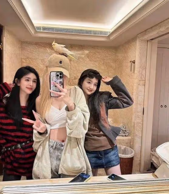 王思聰新女友近照翻車,自曝曾患抑鬱症,頭髮凌亂被指像廠妹