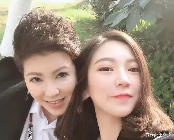 她曾火遍大江南北，卻兩度被騙、人財兩空，如今混富婆圈成贏家