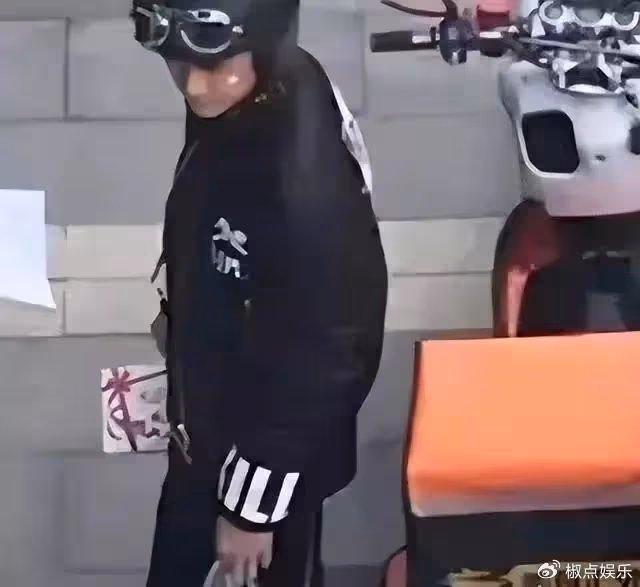 31歲蔣勁夫近況曝光:白天撿破爛,晚上送外賣,為何走到這一步?