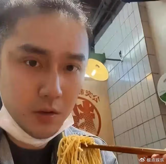 31歲蔣勁夫近況曝光：白天撿破爛，晚上送外賣，為何走到這一步？
