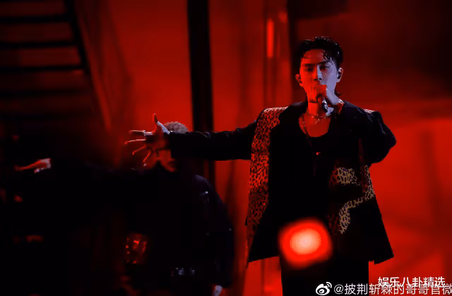 原來李承鉉4年前就參加過《這!就是街舞》,只是方式有些特別