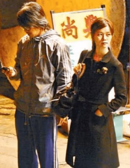 於文鳳登記結婚,65歲老公出身銀行世家,網友:比周星馳好多了
