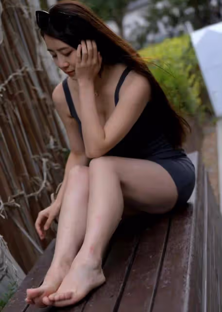 街拍美女身材胖了!